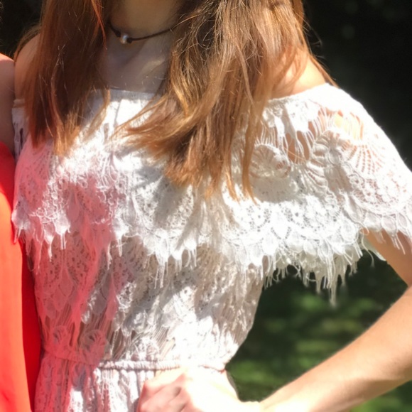 CUTE WHITE LACE ROMPER - Picture 3 of 3